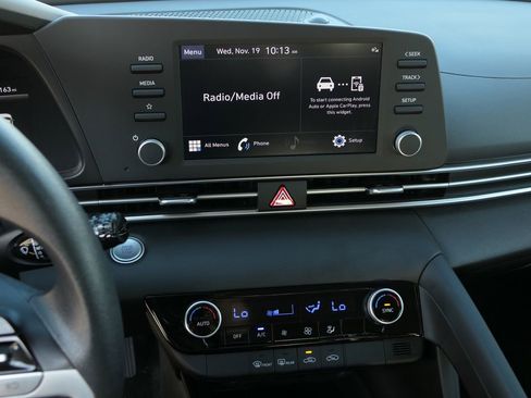 Certified 2023 Hyundai Elantra SEL image 18