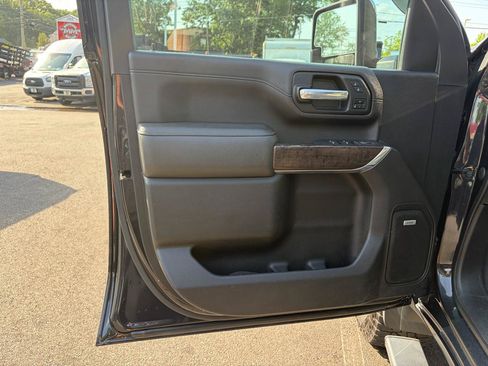 Used 2020 GMC Sierra 2500 Denali w/ Denali Ultimate Package AWD/4WD image 21