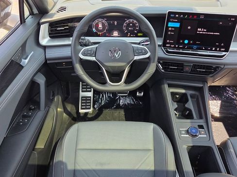 New 2026 Volkswagen Tiguan SE R-Line AWD/4WD image 7