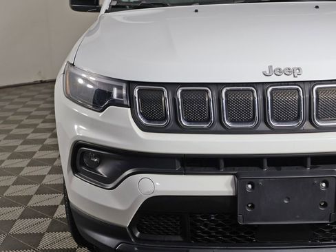 Used 2022 Jeep Compass Latitude AWD/4WD image 10