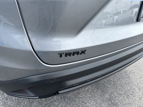 Certified 2025 Chevrolet Trax RS w/ Sunroof Package FWD image 6