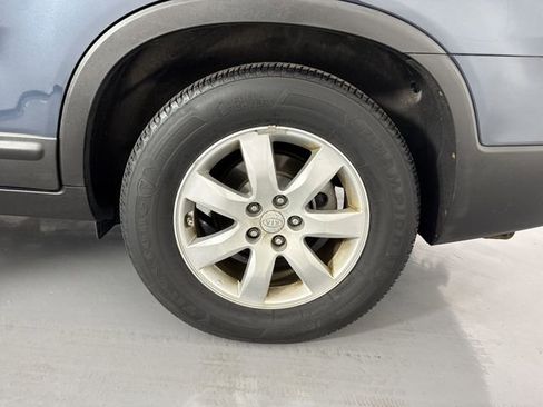 Used 2012 Kia Sorento LX w/ Third Row Pkg FWD image 5