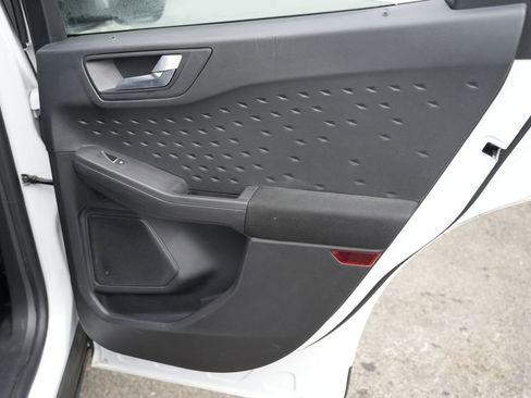 Used 2020 Ford Escape SE FWD image 35