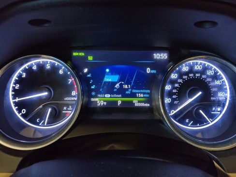 Used 2019 Toyota Camry XLE image 23