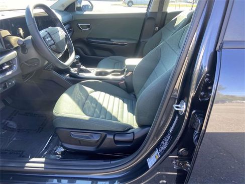 New 2025 Kia K4 EX image 12