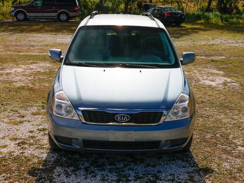 Used 2012 Kia Sedona LX image 18
