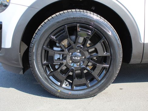 Used 2022 Kia Telluride SX w/ SX Prestige Package image 12