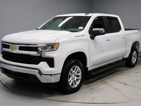 Used 2023 Chevrolet Silverado 1500 LT AWD/4WD image 7