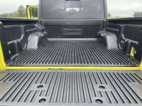 Used 2023 Jeep Gladiator Overland image 17