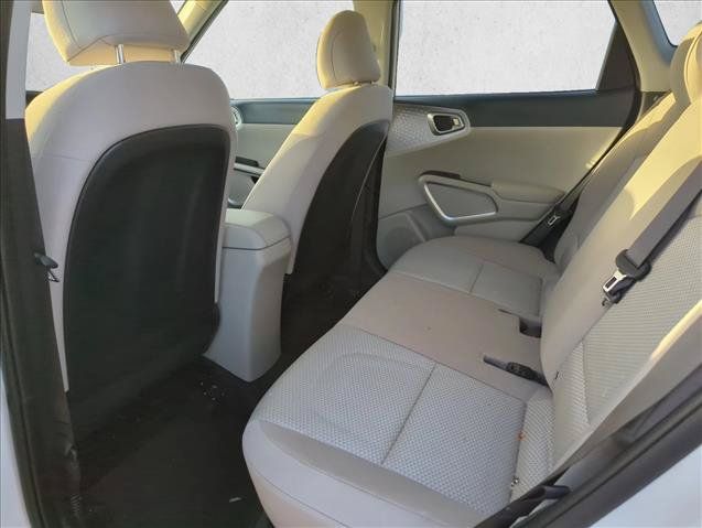Used 2025 Kia Soul LX FWD image 9