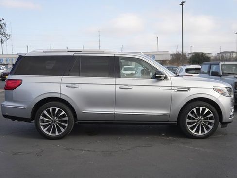 Used 2021 Lincoln Navigator Reserve image 5