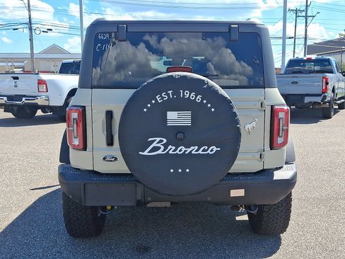 New 2025 Ford Bronco Badlands image 6