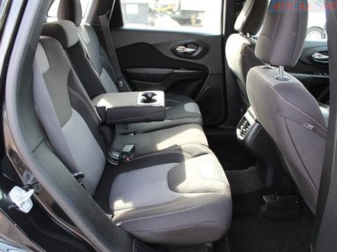 Used 2016 Jeep Cherokee Sport w/ Cold Weather Group image 33