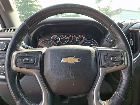Used 2022 Chevrolet Silverado 1500 LT AWD/4WD image 17