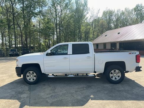 Used 2018 Chevrolet Silverado 1500 LT w/ All Star Edition image 8