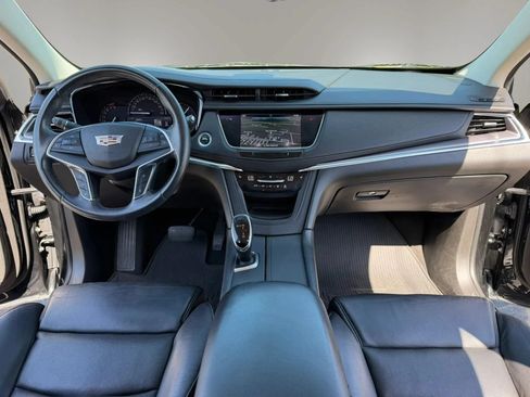 Used 2017 Cadillac XT5 Luxury w/ Driver Awareness Package AWD/4WD image 10