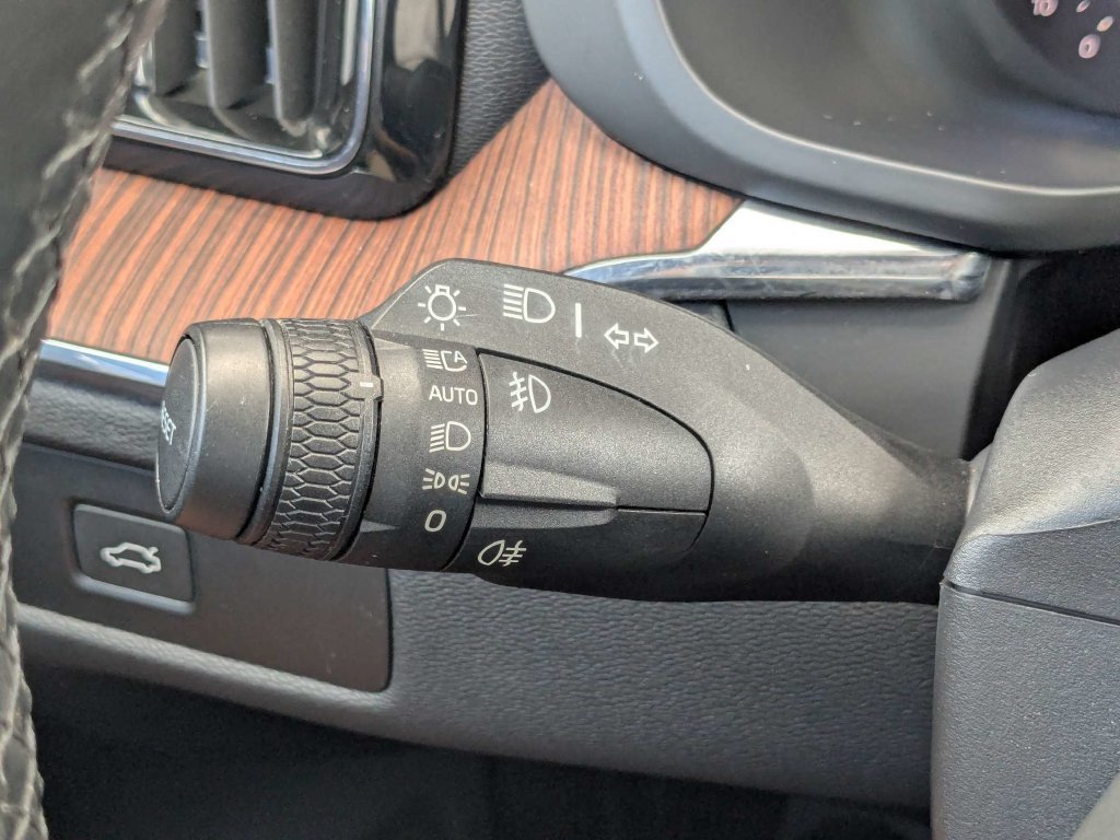 Used 2024 Volvo XC60 B5 Plus w/ Protection Package Premier AWD/4WD image 35