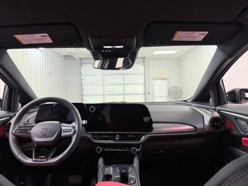 Used 2025 Chevrolet Equinox EV RS FWD image 27