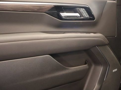 New 2026 Chevrolet Suburban Premier w/ Sun And Tow Package AWD/4WD image 10