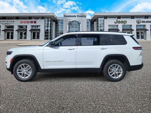 New 2025 Jeep Grand Cherokee L Laredo w/ Luxury Tech Group I RWD image 5