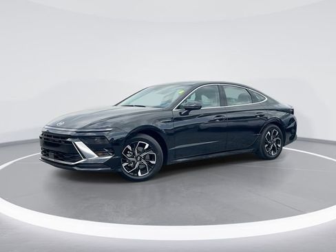 Certified 2024 Hyundai Sonata SEL FWD image 1