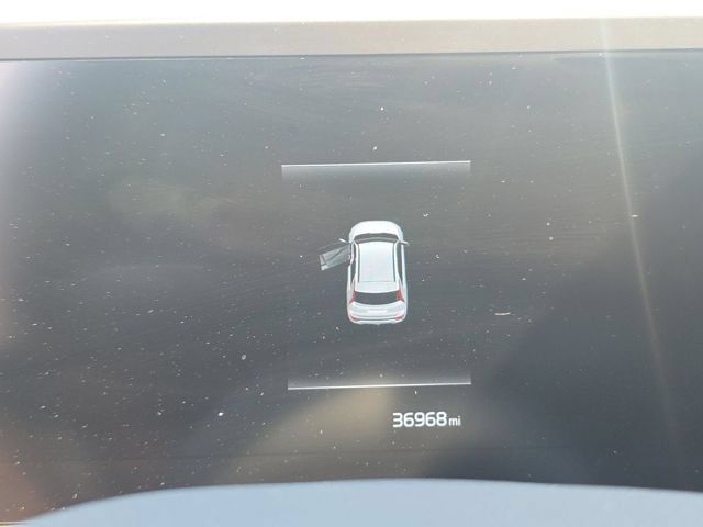 Used 2025 Kia Niro LX FWD image 8