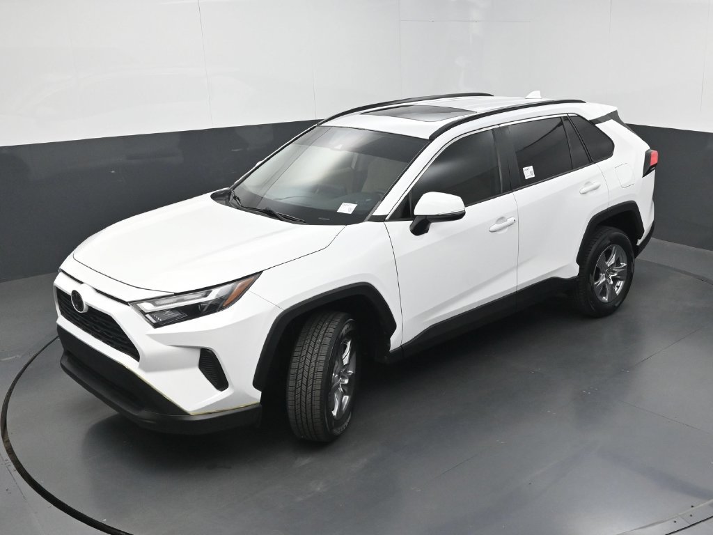 Used 2022 Toyota RAV4 XLE w/ Convenience Package FWD image 32