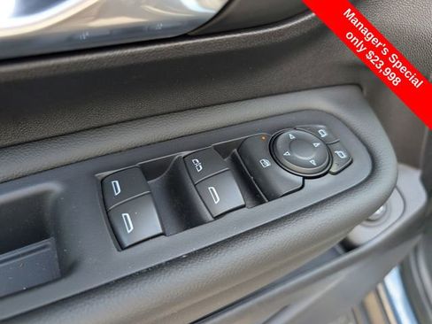 Used 2024 GMC Terrain SLE w/ Driver Convenience Package AWD/4WD image 16