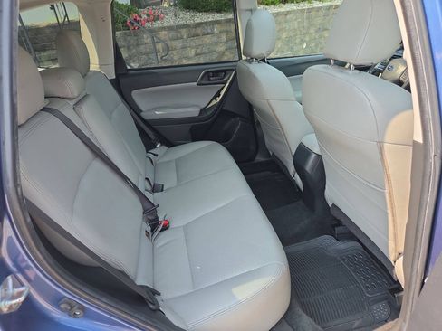 Used 2015 Subaru Forester 2.5i Premium w/ All-Weather Package AWD/4WD image 21