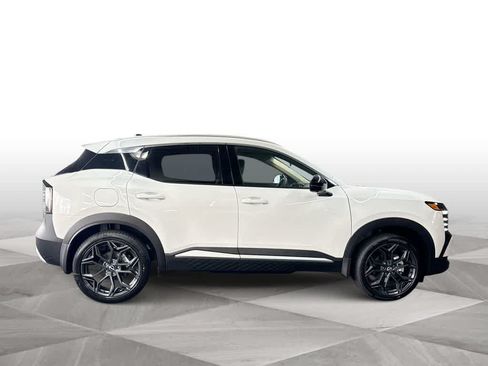 Used 2026 Nissan Kicks SR w/ SR Premium Package AWD/4WD image 9