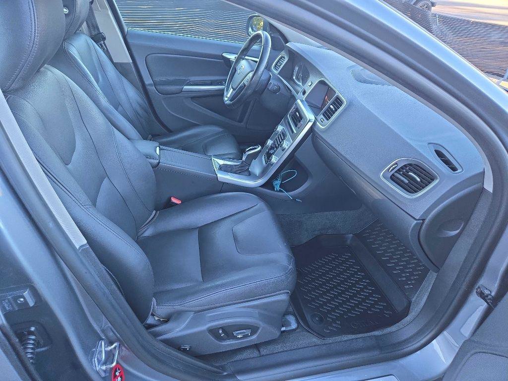 Used 2017 Volvo S60 T5 Inscription FWD image 27
