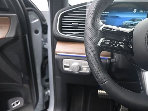 New 2025 Mercedes-Benz GLS 450 4MATIC image 28
