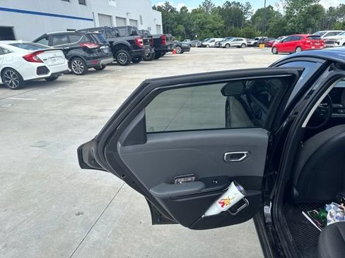Used 2025 Kia K4 FWD image 27