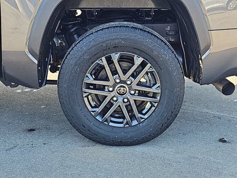 Used 2023 Toyota Tundra SR5 w/ SR5 Convenience Package AWD/4WD image 33