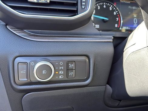 Used 2022 Ford Explorer Limited w/ Limited Technology Package image 18