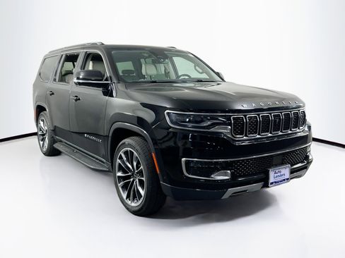 Used 2022 Jeep Wagoneer Series II w/ Convenience Group I AWD/4WD image 3