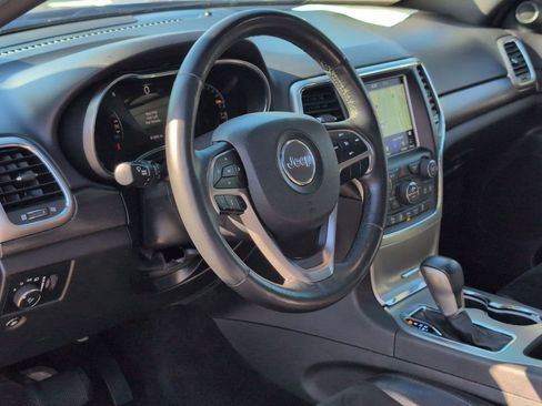 Used 2018 Jeep Grand Cherokee Altitude image 23