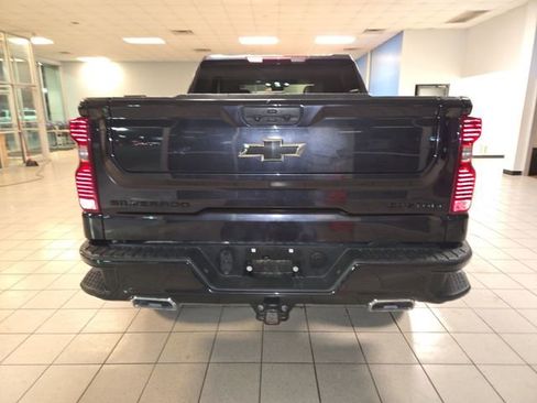 Used 2024 Chevrolet Silverado 1500 Custom Trail Boss w/ LPO, Dark Essentials Package AWD/4WD image 7