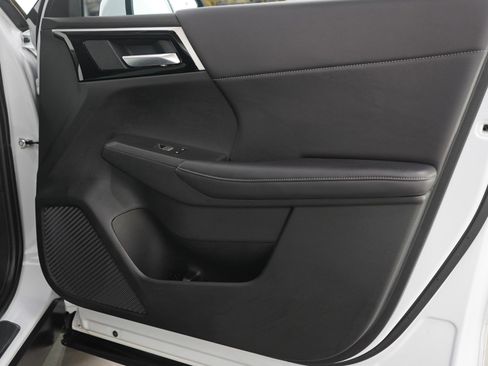 Used 2023 Mitsubishi Outlander SE AWD/4WD image 9