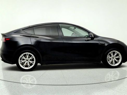 Used 2023 Tesla Model Y Long Range AWD/4WD image 4