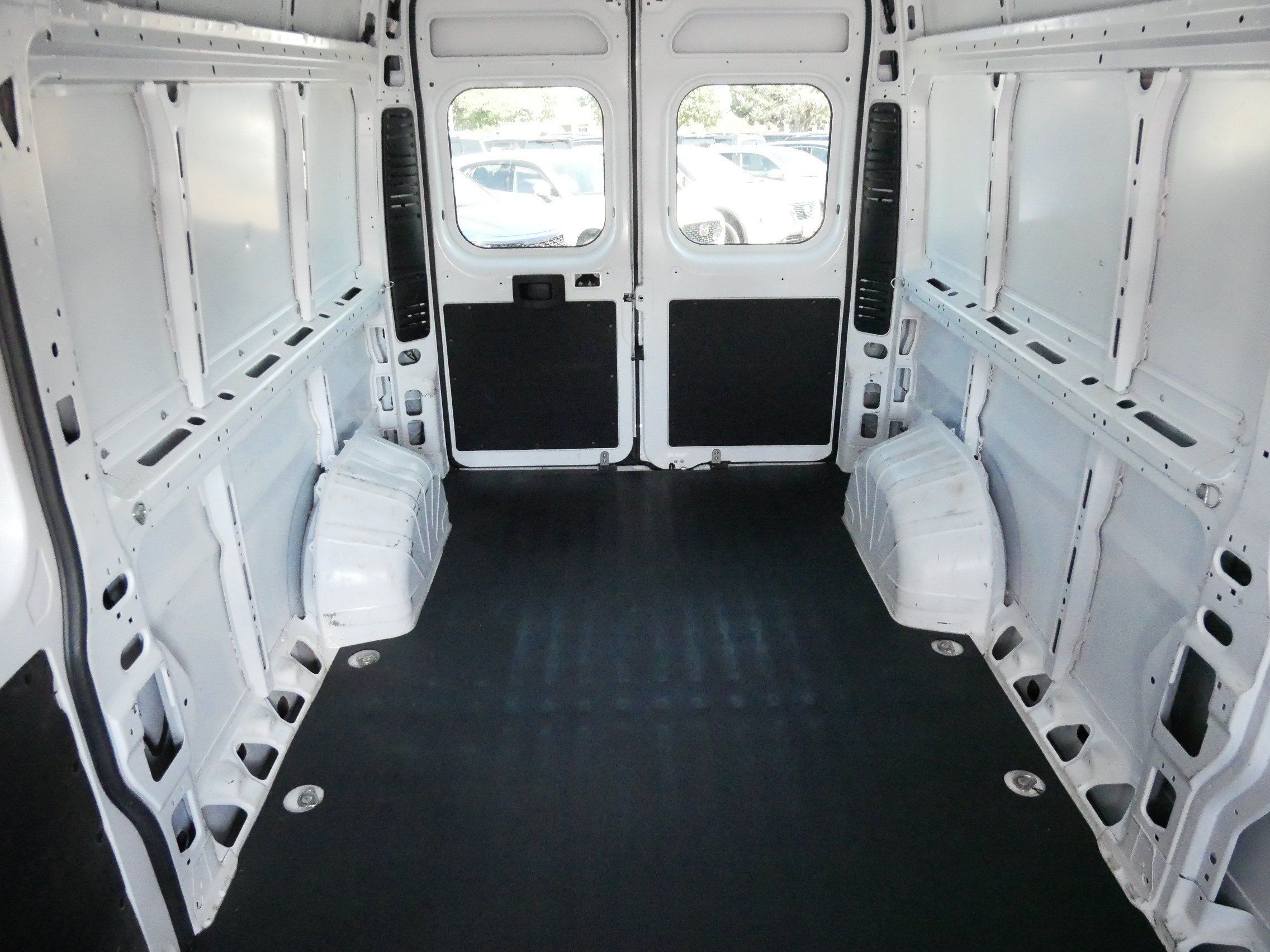 Used 2023 RAM ProMaster 2500 FWD image 13