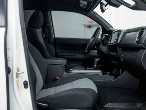 Used 2020 Toyota Tacoma TRD Off-Road w/ Technology Package image 57