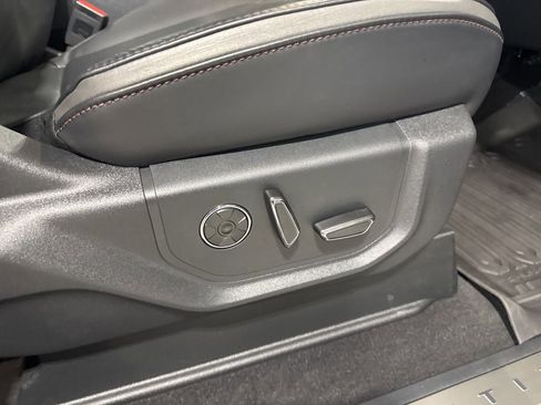 Used 2022 Ford F250 Platinum w/ Tremor Off-Road Package image 36