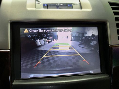 Used 2012 Cadillac Escalade Luxury RWD image 17