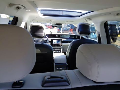 New 2026 Lincoln Nautilus Premier w/ Equipment Group 102A image 32