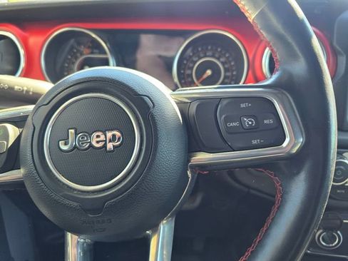 Used 2023 Jeep Wrangler Unlimited Rubicon w/ Cold Weather Group AWD/4WD image 12