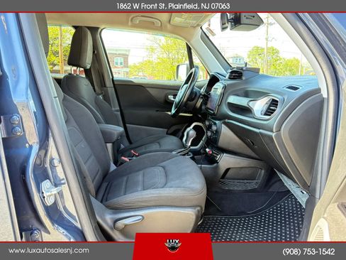 Used 2021 Jeep Renegade Latitude w/ Convenience Group AWD/4WD image 18