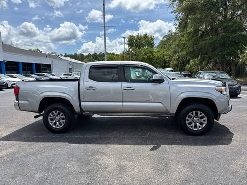 Used 2018 Toyota Tacoma SR5 RWD image 4