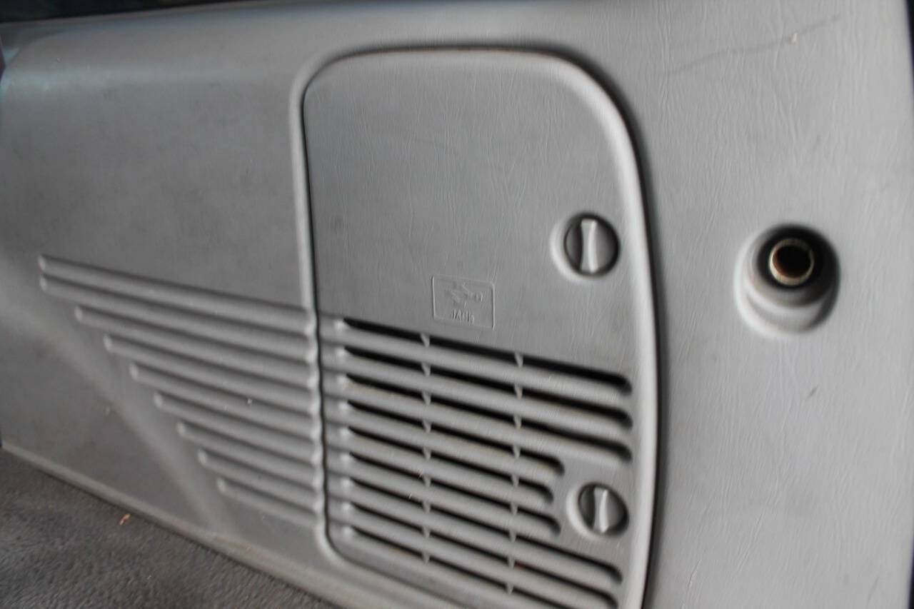 Used 2001 Ford Excursion XLT RWD image 30