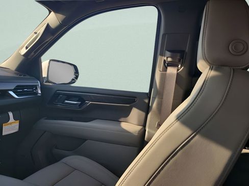 New 2026 GMC Yukon XL Elevation image 11